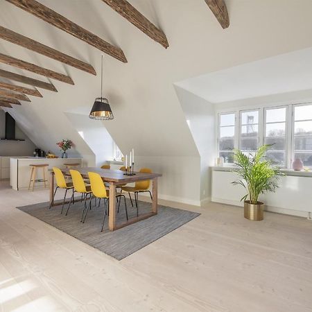 Aday - Modern Living - Balcony Room อัลบอร์ ภายนอก รูปภาพ
