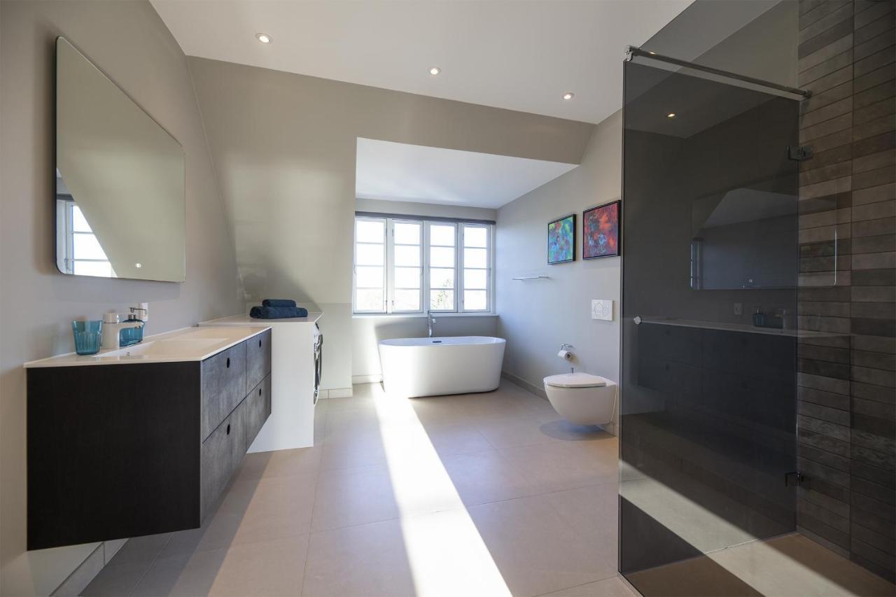 Aday - Modern Living - Balcony Room อัลบอร์ ภายนอก รูปภาพ